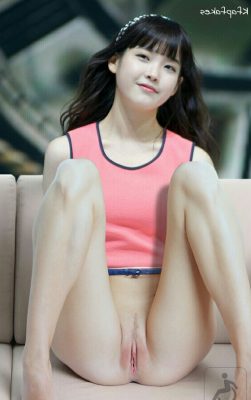 IU New Kfapfakes01 251x400 - Korean singer IU Nude Porn Fakes